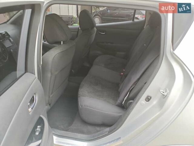 Серый Ниссан Лиф, объемом двигателя 0 л и пробегом 178 тыс. км за 7500 $, фото 6 на Automoto.ua