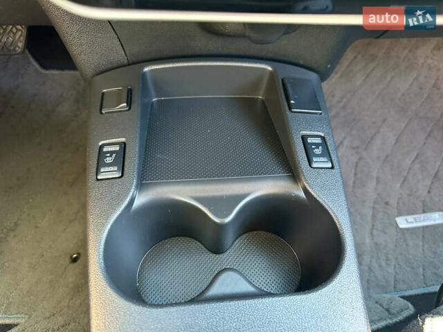 Серый Ниссан Лиф, объемом двигателя 0 л и пробегом 97 тыс. км за 8300 $, фото 16 на Automoto.ua