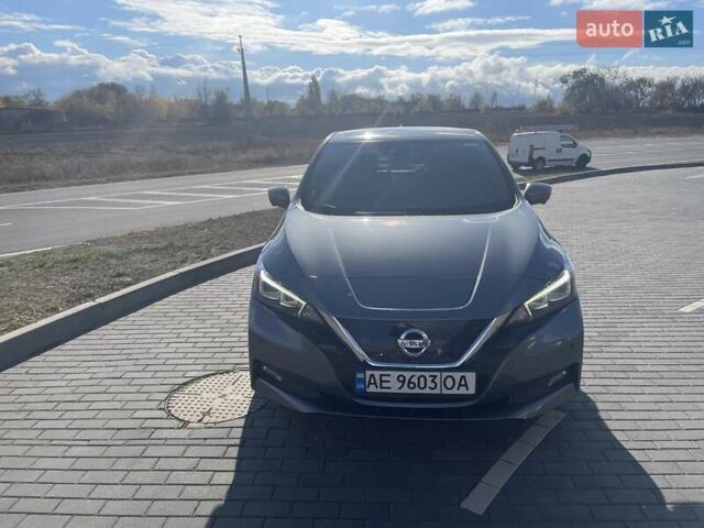 Серый Ниссан Лиф, объемом двигателя 0 л и пробегом 144 тыс. км за 12500 $, фото 1 на Automoto.ua