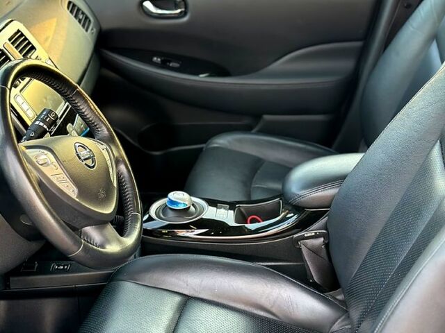 Серый Ниссан Лиф, объемом двигателя 80 л и пробегом 115 тыс. км за 8700 $, фото 6 на Automoto.ua