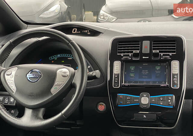 Серый Ниссан Лиф, объемом двигателя 0 л и пробегом 106 тыс. км за 8500 $, фото 36 на Automoto.ua