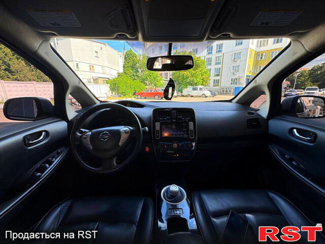 Серый Ниссан Лиф, объемом двигателя 0 л и пробегом 138 тыс. км за 6500 $, фото 4 на Automoto.ua