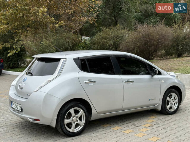 Серый Ниссан Лиф, объемом двигателя 0 л и пробегом 53 тыс. км за 6999 $, фото 3 на Automoto.ua