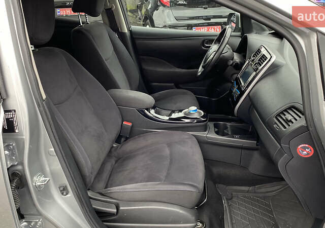 Серый Ниссан Лиф, объемом двигателя 0 л и пробегом 106 тыс. км за 8500 $, фото 50 на Automoto.ua