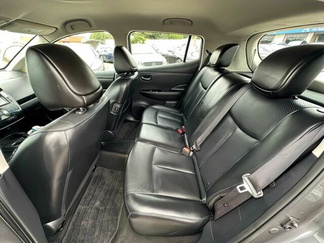 Серый Ниссан Лиф, объемом двигателя 0 л и пробегом 55 тыс. км за 5600 $, фото 9 на Automoto.ua