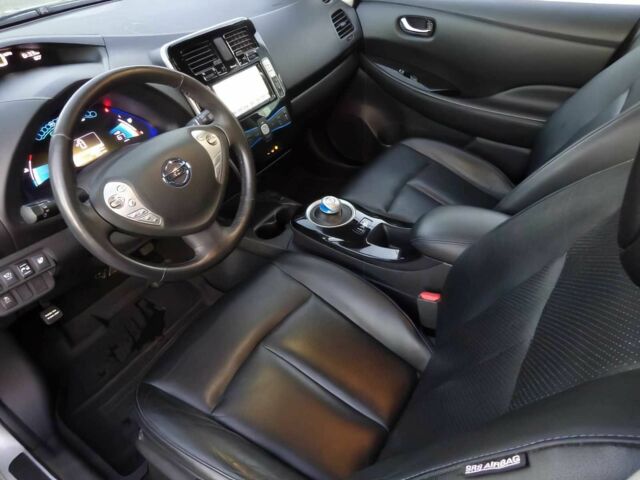 Серый Ниссан Лиф, объемом двигателя 0 л и пробегом 50 тыс. км за 6500 $, фото 10 на Automoto.ua