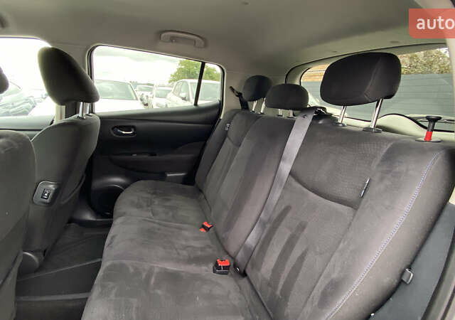 Серый Ниссан Лиф, объемом двигателя 0 л и пробегом 106 тыс. км за 8500 $, фото 58 на Automoto.ua