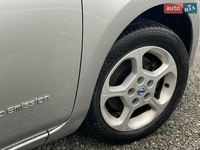 Серый Ниссан Лиф, объемом двигателя 0 л и пробегом 106 тыс. км за 8500 $, фото 32 на Automoto.ua