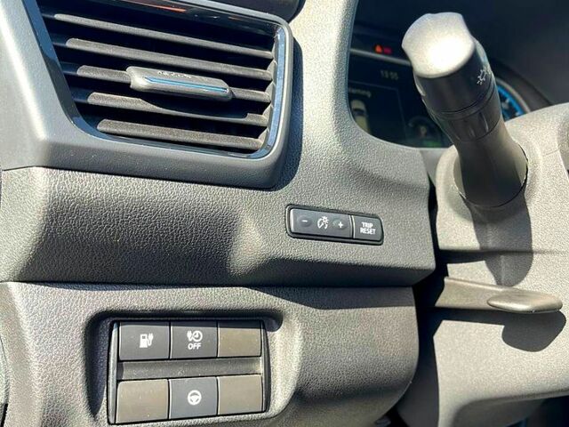 Серый Ниссан Лиф, объемом двигателя 0 л и пробегом 65 тыс. км за 12999 $, фото 11 на Automoto.ua