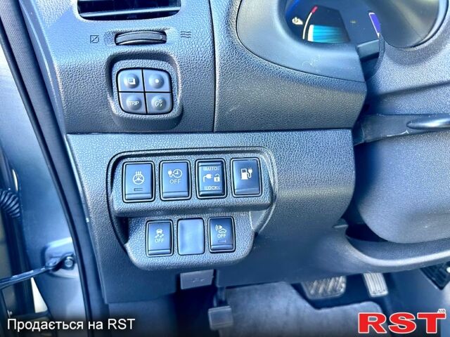 Сірий Ніссан Ліф, об'ємом двигуна 80 л та пробігом 95 тис. км за 9000 $, фото 3 на Automoto.ua