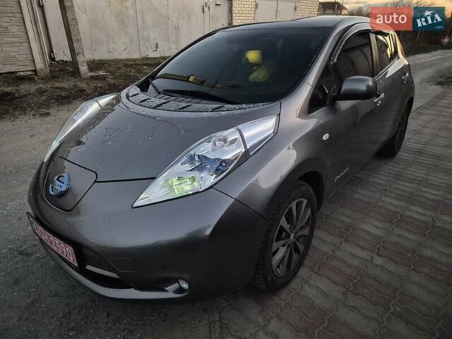 Сірий Ніссан Ліф, об'ємом двигуна 0 л та пробігом 99 тис. км за 9200 $, фото 1 на Automoto.ua