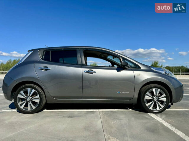 Серый Ниссан Лиф, объемом двигателя 0 л и пробегом 97 тыс. км за 8300 $, фото 5 на Automoto.ua