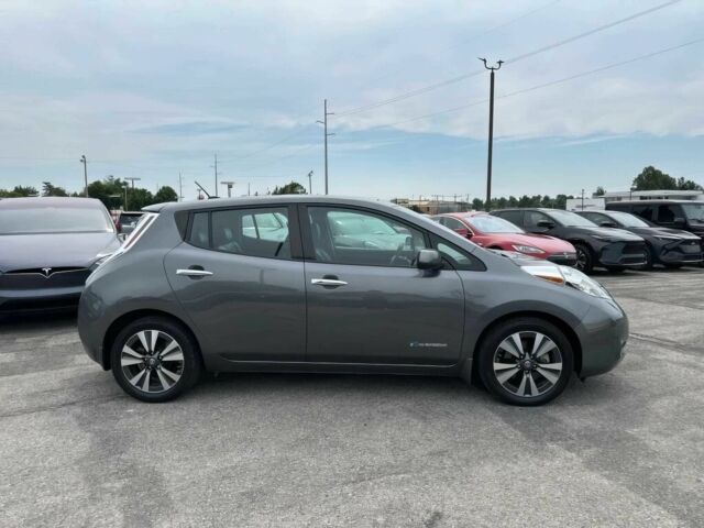 Серый Ниссан Лиф, объемом двигателя 0 л и пробегом 50 тыс. км за 4500 $, фото 7 на Automoto.ua