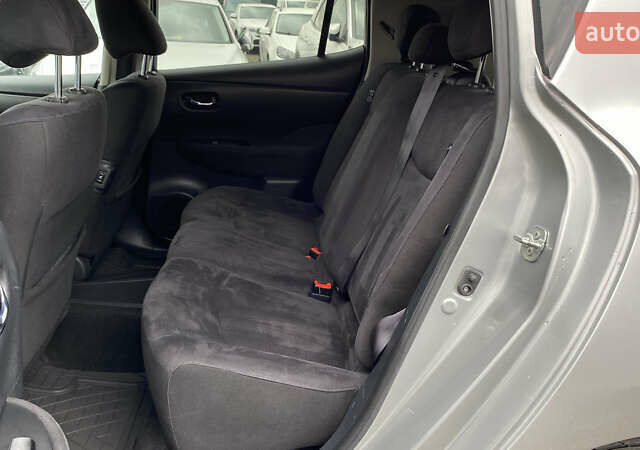 Серый Ниссан Лиф, объемом двигателя 0 л и пробегом 106 тыс. км за 8500 $, фото 61 на Automoto.ua