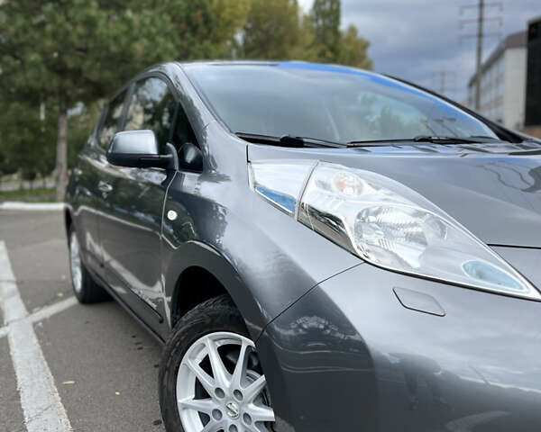 Сірий Ніссан Ліф, об'ємом двигуна 0 л та пробігом 125 тис. км за 6900 $, фото 3 на Automoto.ua