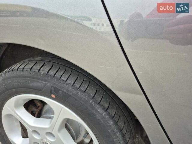 Сірий Ніссан Ліф, об'ємом двигуна 0 л та пробігом 65 тис. км за 8750 $, фото 12 на Automoto.ua