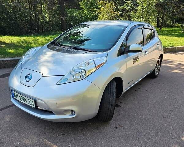 Сірий Ніссан Ліф, об'ємом двигуна 0 л та пробігом 54 тис. км за 8400 $, фото 1 на Automoto.ua