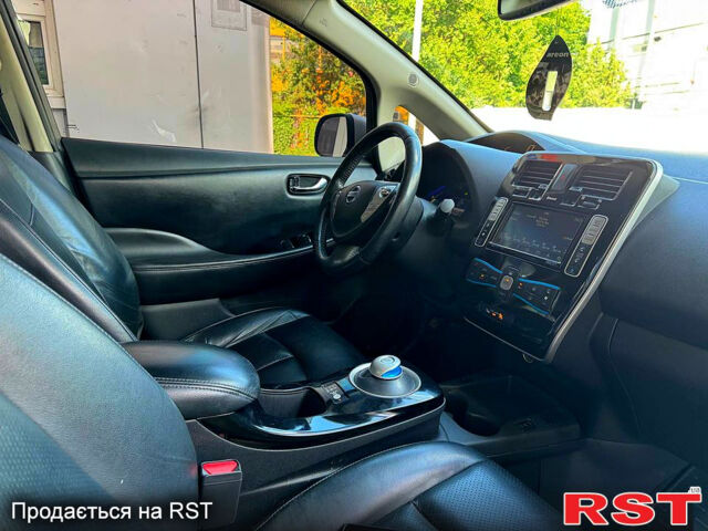 Серый Ниссан Лиф, объемом двигателя 0 л и пробегом 138 тыс. км за 6500 $, фото 12 на Automoto.ua