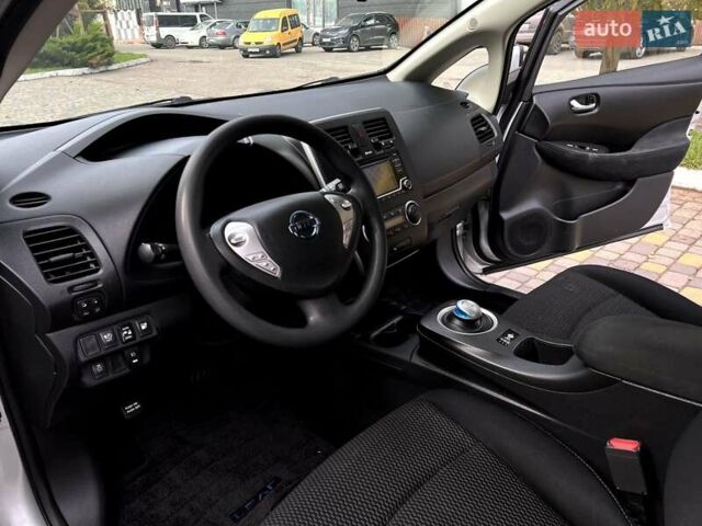 Серый Ниссан Лиф, объемом двигателя 0 л и пробегом 107 тыс. км за 7100 $, фото 8 на Automoto.ua
