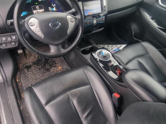 Серый Ниссан Лиф, объемом двигателя 0 л и пробегом 130 тыс. км за 8000 $, фото 5 на Automoto.ua