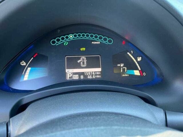 Серый Ниссан Лиф, объемом двигателя 0 л и пробегом 26 тыс. км за 2200 $, фото 10 на Automoto.ua