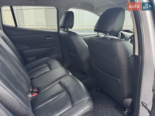 Сірий Ніссан Ліф, об'ємом двигуна 0 л та пробігом 100 тис. км за 8000 $, фото 14 на Automoto.ua