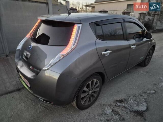 Сірий Ніссан Ліф, об'ємом двигуна 0 л та пробігом 99 тис. км за 9200 $, фото 4 на Automoto.ua