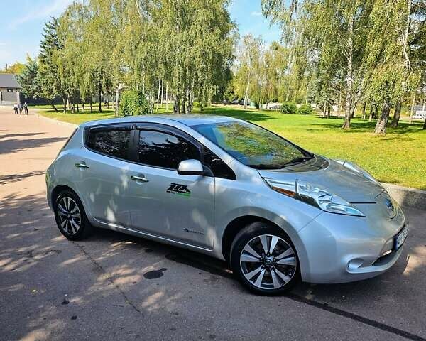 Сірий Ніссан Ліф, об'ємом двигуна 0 л та пробігом 54 тис. км за 8400 $, фото 2 на Automoto.ua