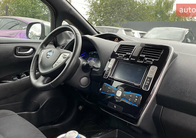 Серый Ниссан Лиф, объемом двигателя 0 л и пробегом 106 тыс. км за 8500 $, фото 40 на Automoto.ua