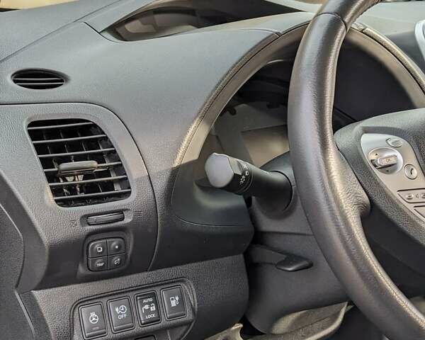 Сірий Ніссан Ліф, об'ємом двигуна 0 л та пробігом 86 тис. км за 8500 $, фото 20 на Automoto.ua