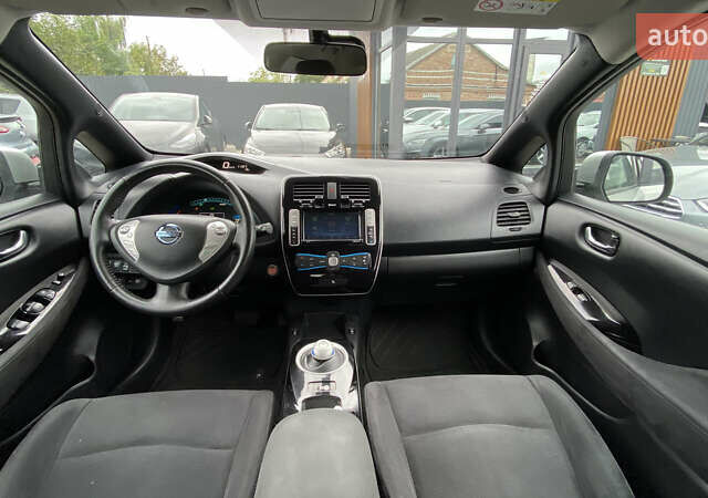 Серый Ниссан Лиф, объемом двигателя 0 л и пробегом 106 тыс. км за 8500 $, фото 55 на Automoto.ua