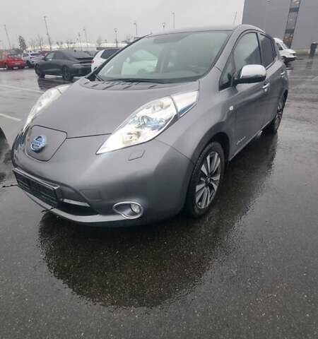 Серый Ниссан Лиф, объемом двигателя 0 л и пробегом 130 тыс. км за 8000 $, фото 8 на Automoto.ua