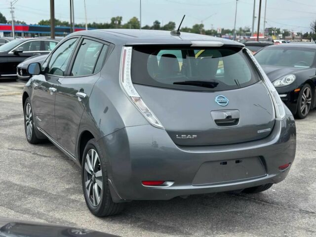 Серый Ниссан Лиф, объемом двигателя 0 л и пробегом 50 тыс. км за 4500 $, фото 4 на Automoto.ua