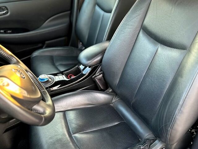 Серый Ниссан Лиф, объемом двигателя 80 л и пробегом 115 тыс. км за 8700 $, фото 7 на Automoto.ua