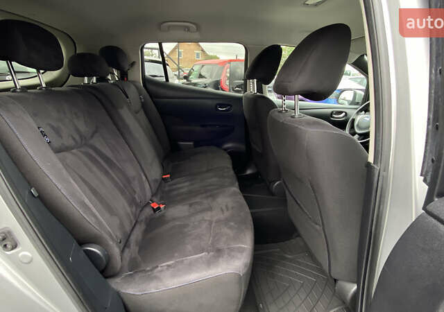 Серый Ниссан Лиф, объемом двигателя 0 л и пробегом 106 тыс. км за 8500 $, фото 57 на Automoto.ua