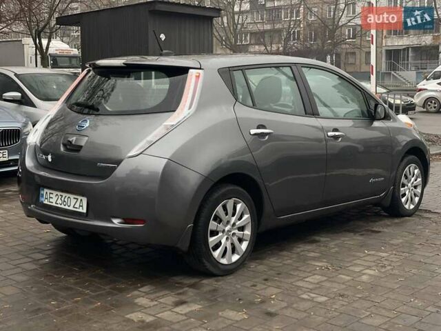 Серый Ниссан Лиф, объемом двигателя 0 л и пробегом 102 тыс. км за 8200 $, фото 7 на Automoto.ua