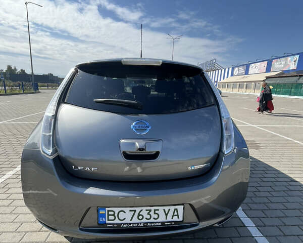 Серый Ниссан Лиф, объемом двигателя 0 л и пробегом 83 тыс. км за 7800 $, фото 10 на Automoto.ua