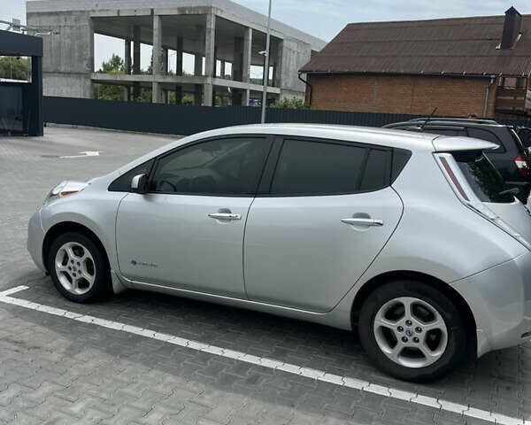 Сірий Ніссан Ліф, об'ємом двигуна 0 л та пробігом 90 тис. км за 7500 $, фото 1 на Automoto.ua