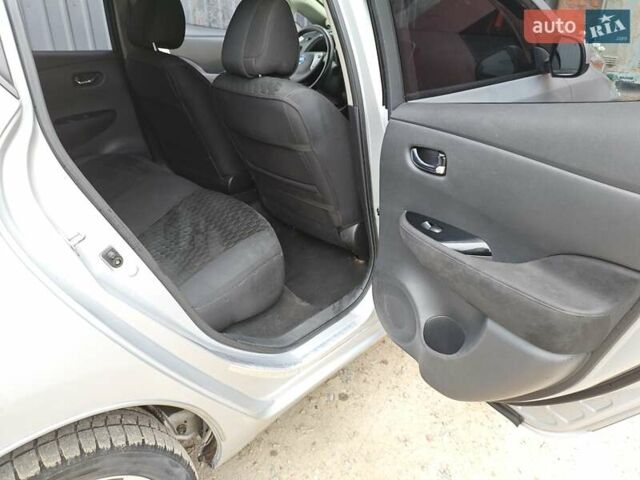 Серый Ниссан Лиф, объемом двигателя 0 л и пробегом 178 тыс. км за 7500 $, фото 7 на Automoto.ua