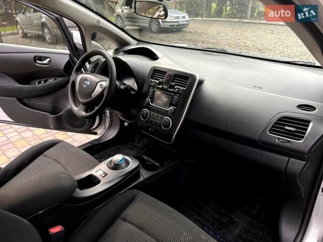 Серый Ниссан Лиф, объемом двигателя 0 л и пробегом 107 тыс. км за 7100 $, фото 11 на Automoto.ua