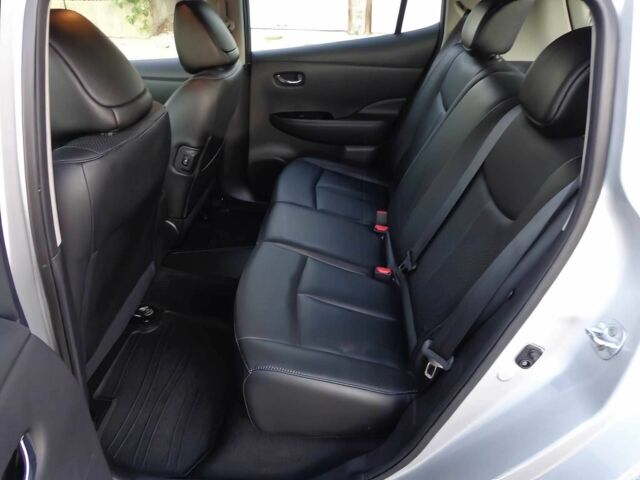 Серый Ниссан Лиф, объемом двигателя 0 л и пробегом 54 тыс. км за 4600 $, фото 9 на Automoto.ua