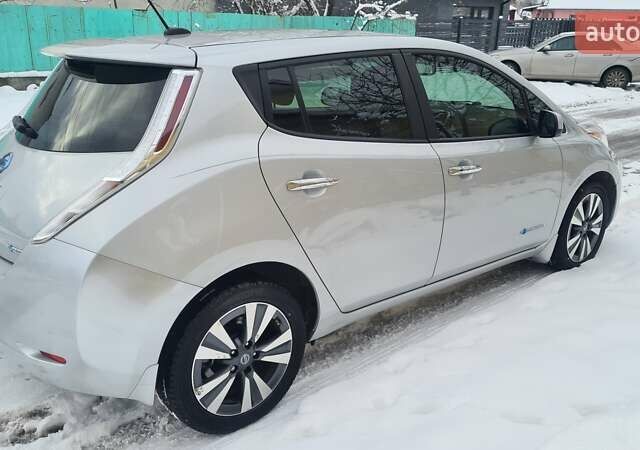 Сірий Ніссан Ліф, об'ємом двигуна 0 л та пробігом 34 тис. км за 9400 $, фото 9 на Automoto.ua