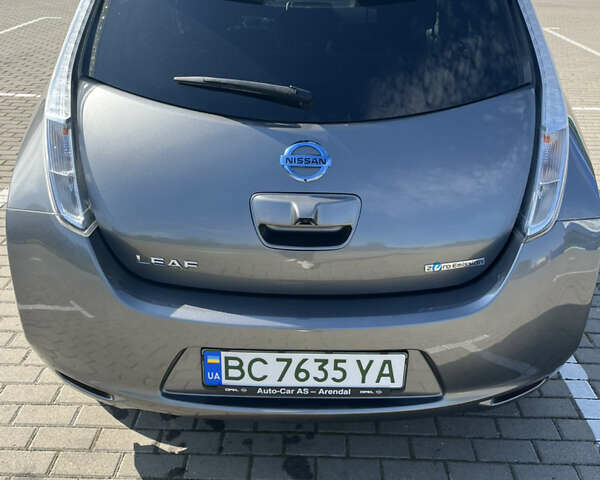 Серый Ниссан Лиф, объемом двигателя 0 л и пробегом 83 тыс. км за 7800 $, фото 11 на Automoto.ua