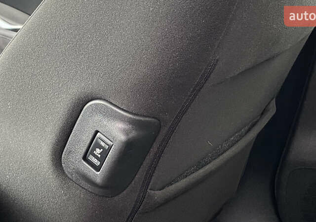 Серый Ниссан Лиф, объемом двигателя 0 л и пробегом 106 тыс. км за 8500 $, фото 62 на Automoto.ua