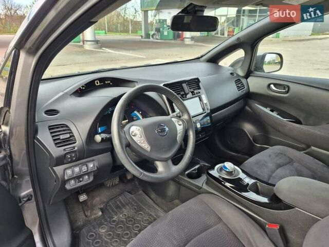 Сірий Ніссан Ліф, об'ємом двигуна 0 л та пробігом 65 тис. км за 8750 $, фото 9 на Automoto.ua