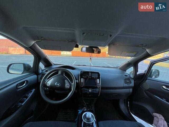 Серый Ниссан Лиф, объемом двигателя 0 л и пробегом 90 тыс. км за 8500 $, фото 5 на Automoto.ua