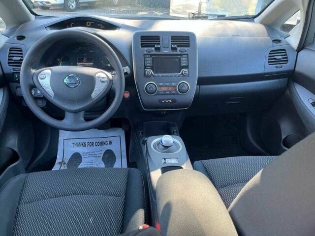 Серый Ниссан Лиф, объемом двигателя 0 л и пробегом 26 тыс. км за 2200 $, фото 8 на Automoto.ua