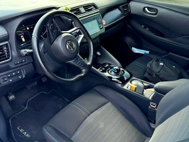 Серый Ниссан Лиф, объемом двигателя 0 л и пробегом 180 тыс. км за 14250 $, фото 4 на Automoto.ua