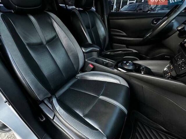 Серый Ниссан Лиф, объемом двигателя 0 л и пробегом 69 тыс. км за 15800 $, фото 17 на Automoto.ua