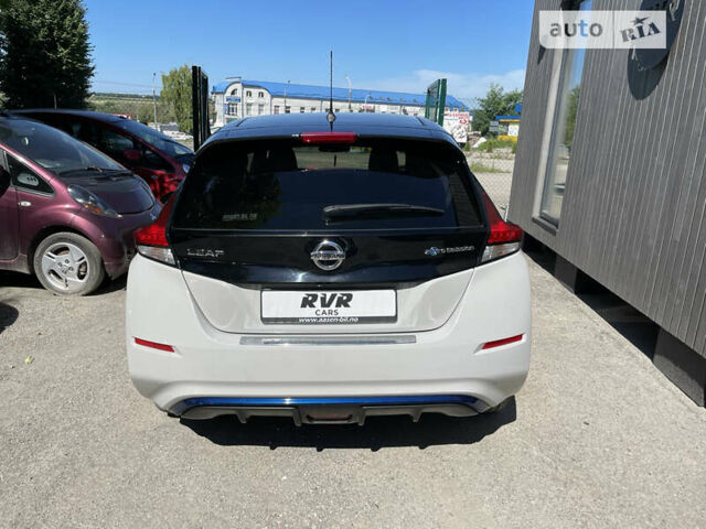 Серый Ниссан Лиф, объемом двигателя 0 л и пробегом 110 тыс. км за 13300 $, фото 12 на Automoto.ua